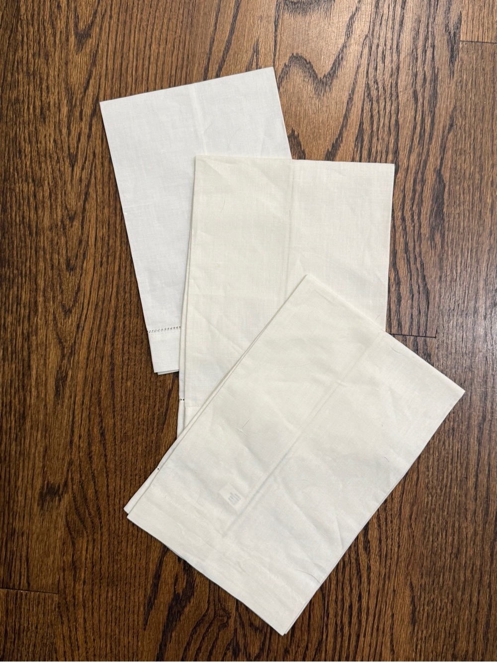 Embroidered Tea Towels With High Heeled Shoes - Set of 3 - Picture 8 of 8